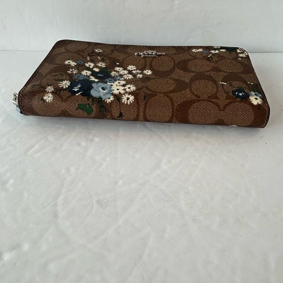 Coach NWT Ava Wallet With Blue And White Flowers On Signature Print Background - Picture 9 of 9